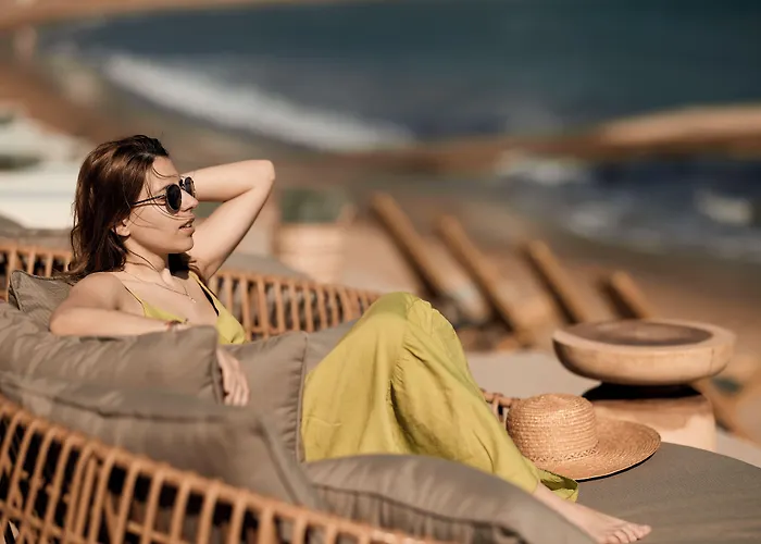 Oda ve Kahvaltı Enalion Sifnos 4*